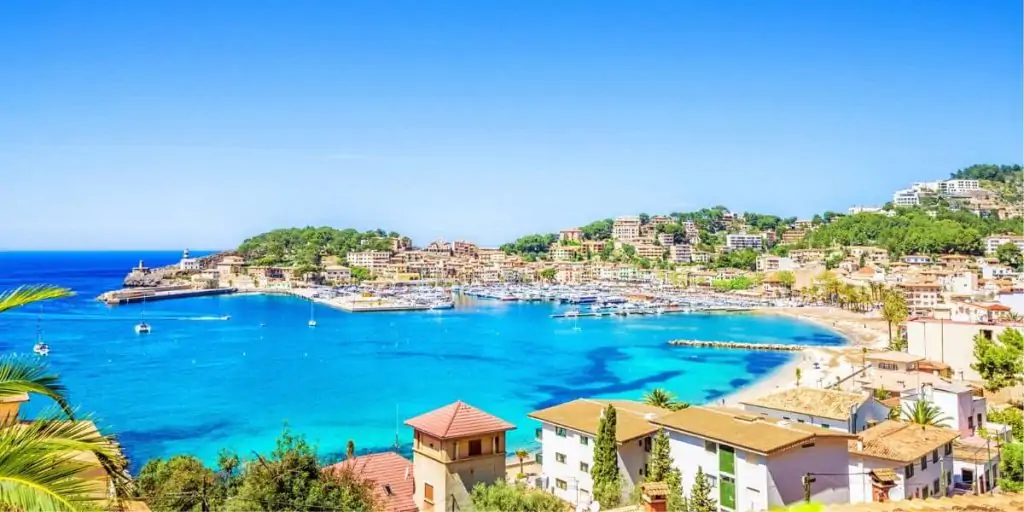 Puerto Soller coastline