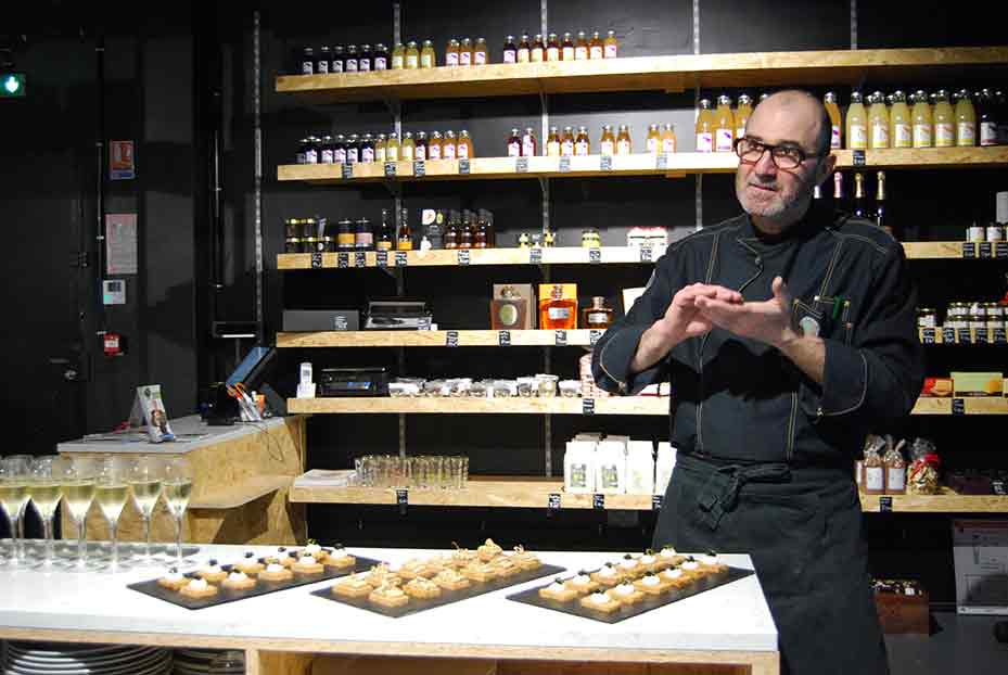 Image of chef in cookery class