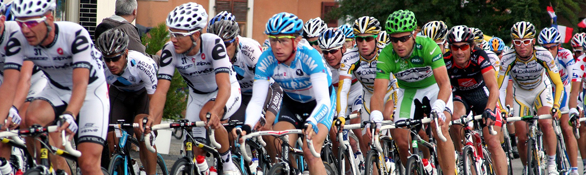 Image of cyclists in Tour de France