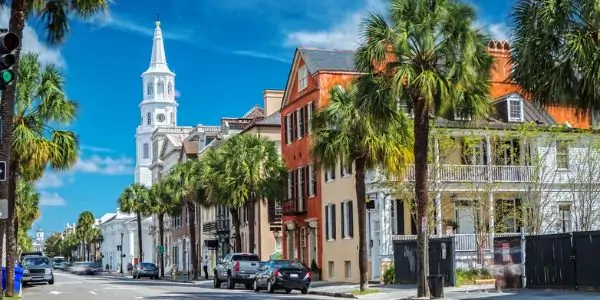 streets of charleston in the sunshine
