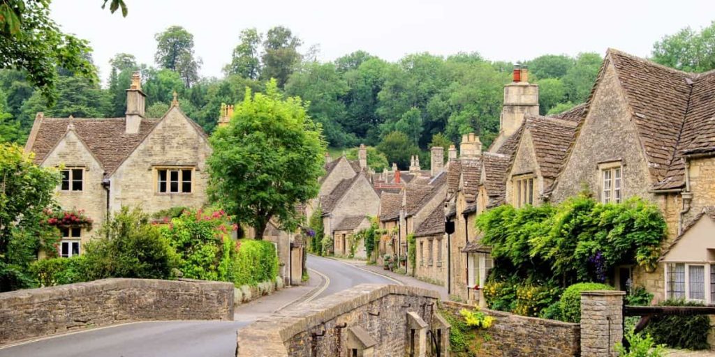 village in cotswolds