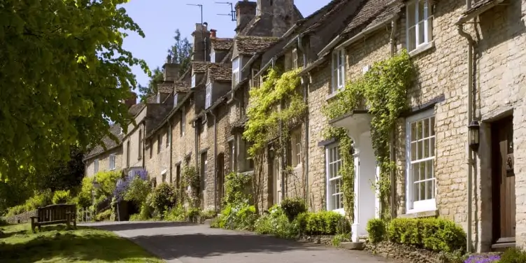 Cotswolds street in Burford