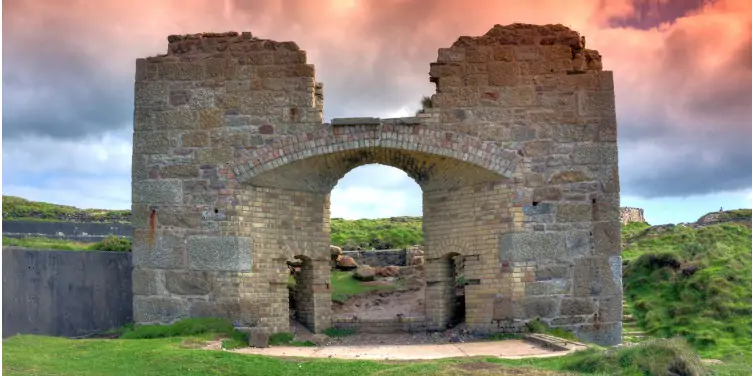an image of a building from the disused Geevor Tin Mine