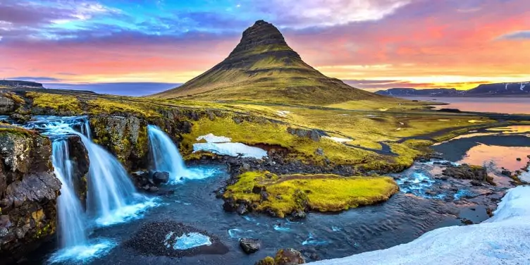 Kirkjufell at sunrise