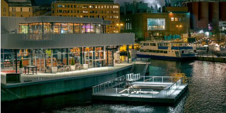 an image of a sauna in the harbour of Tampere, Finland in winter