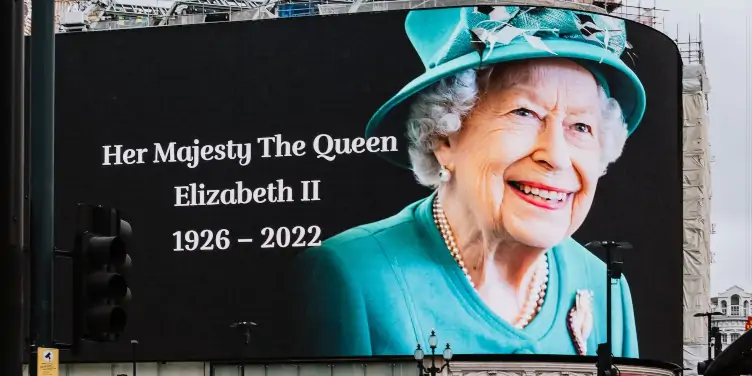 an image of a tribute to Queen Elizabeth II in Piccadilly Circus, London