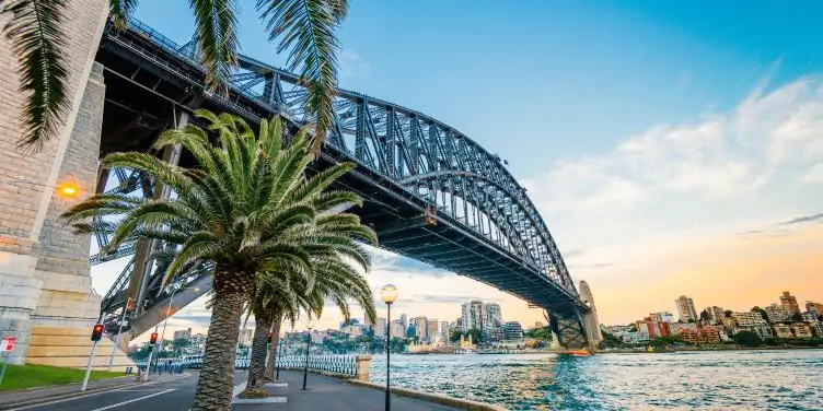 Cityscape of Sydney, Australia at dusk